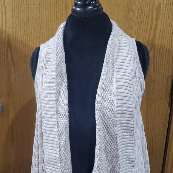 Matilda Jane tan fringed sleeveless long open front cable knit cardigan - Picture 3 of 8